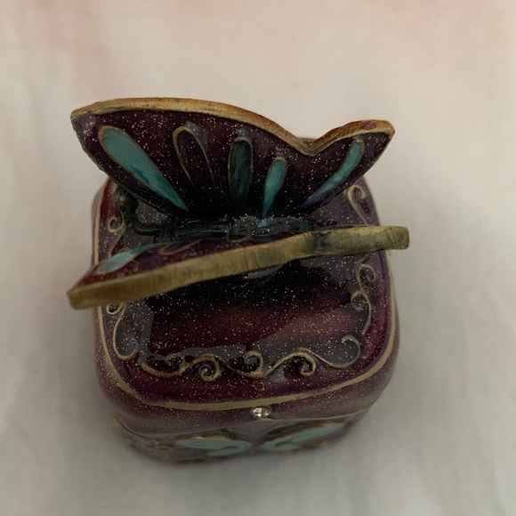 Butterfly Jewelry Box with earring - Picture 2 of 6